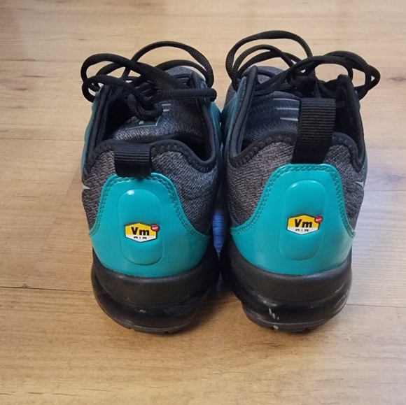 nike vapormax plus eagles